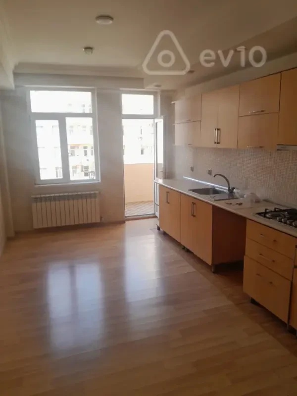 Kirayə verilir 2 otaqlı yeni tikili 80 m²