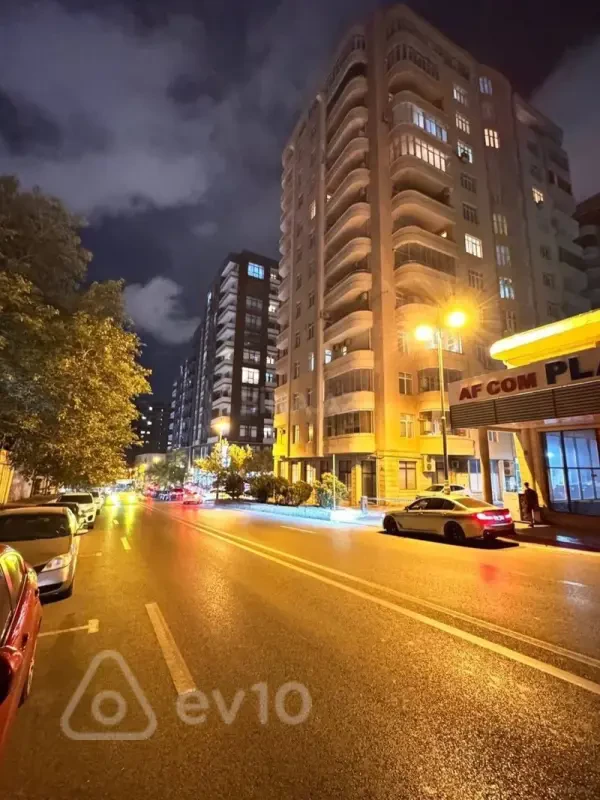 Kirayə verilir 3 otaqlı yeni tikili 129 m²
