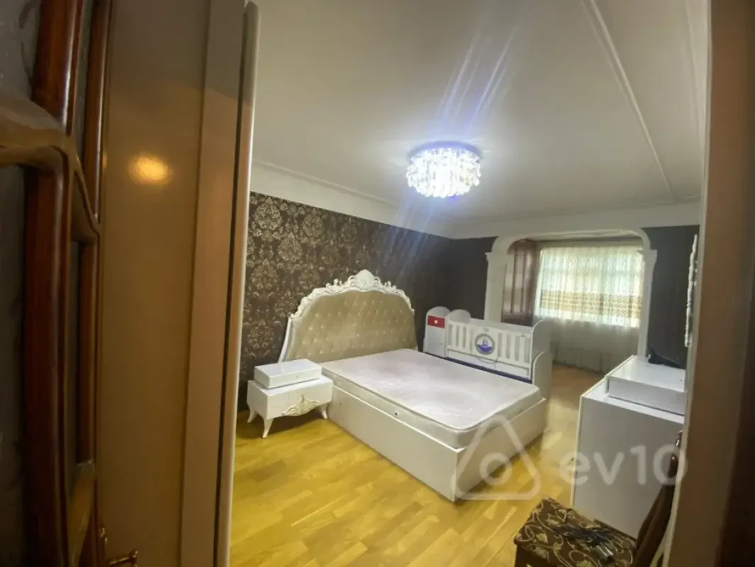 Kirayə verilir 3 otaqlı köhnə tikili 60 m²
