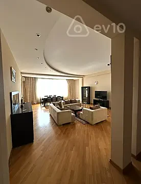 Kirayə verilir 4 otaqlı yeni tikili 200 m² — Bakı, Nəsimi 4 otaq 200.00 m²
