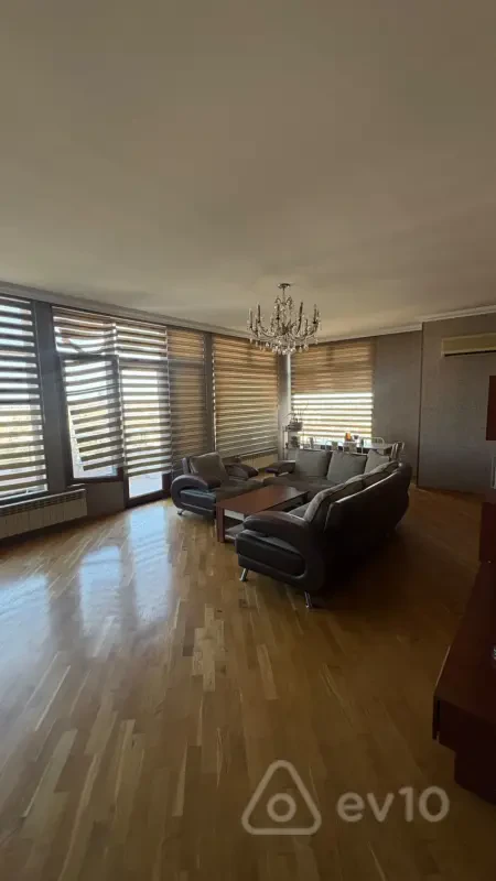 Satılır 3 otaqlı yeni tikili 137 m²