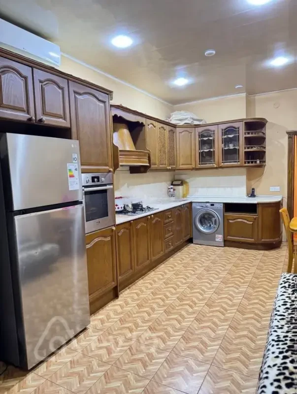 Kirayə verilir 3 otaqlı yeni tikili 125 m²