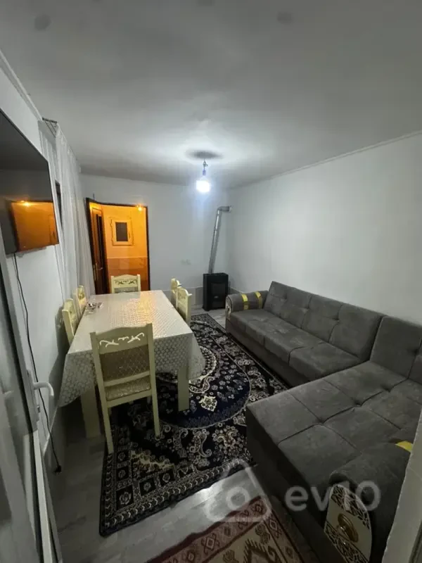 Kirayə verilir 2 otaqlı həyət evi 62 m²