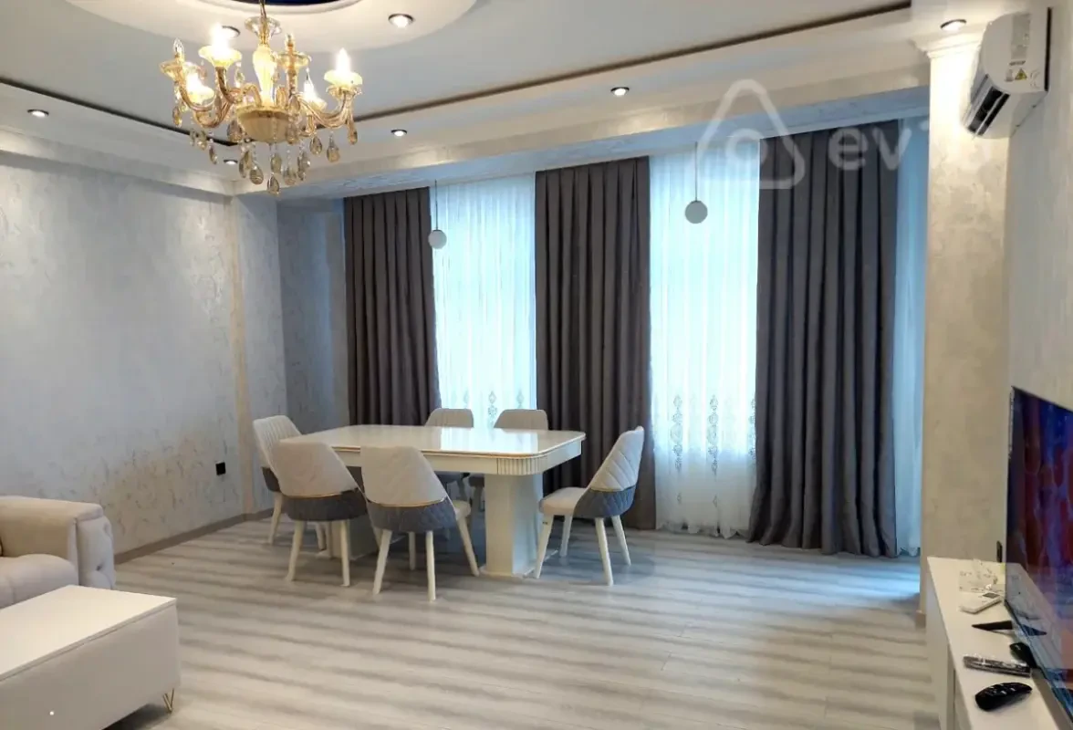 Kirayə verilir 2 otaqlı yeni tikili 77 m²