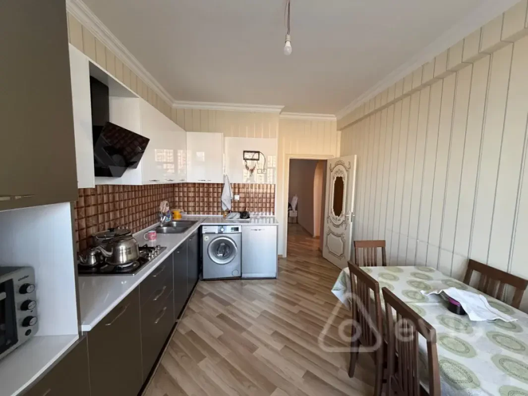 Kirayə verilir 3 otaqlı yeni tikili 95 m²