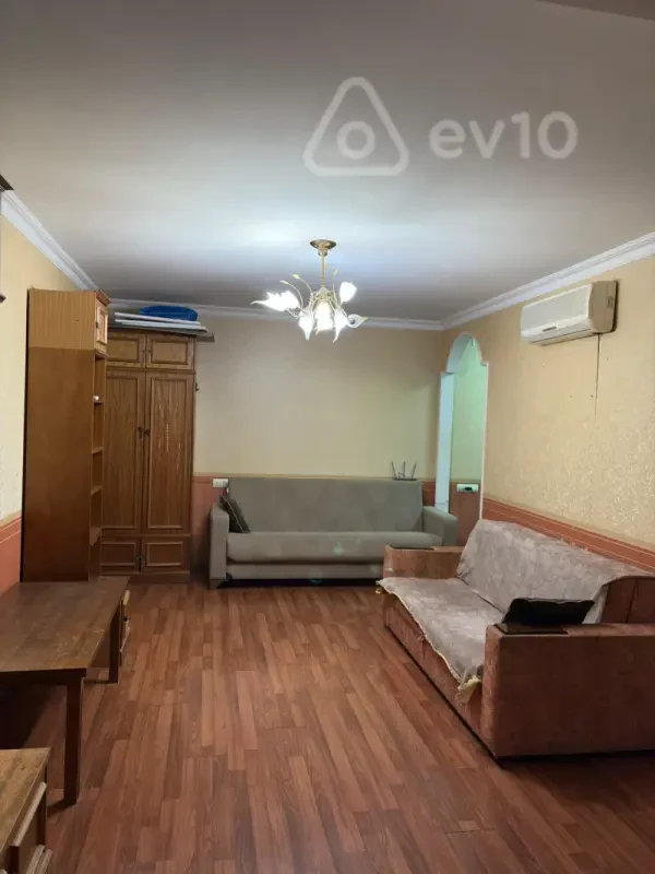 Kirayə verilir 2 otaqlı köhnə tikili 60 m²