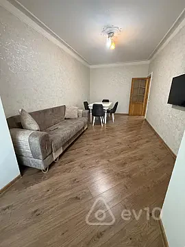 Kirayə verilir 3 otaqlı köhnə tikili 80 m² — Bakı, Nərimanov 3 otaq 80.00 m²