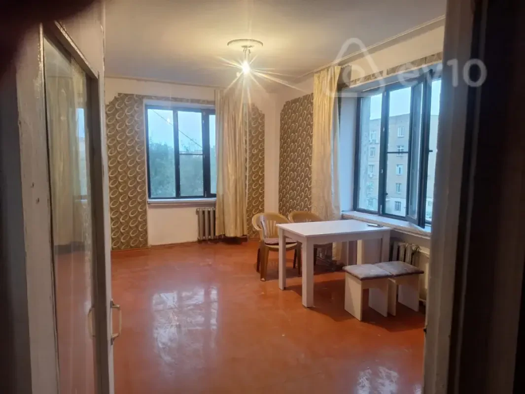 Kirayə verilir 2 otaqlı köhnə tikili 50 m²