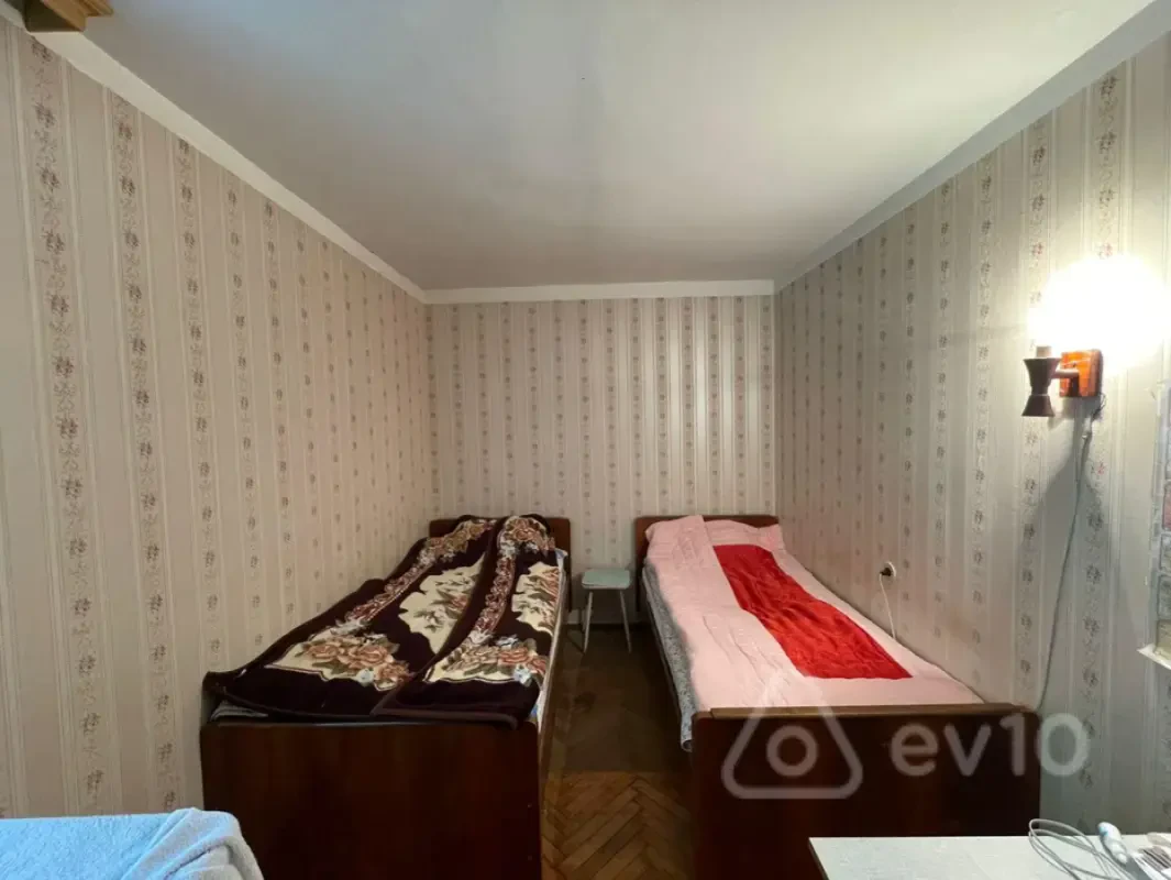 Kirayə verilir 2 otaqlı köhnə tikili 50 m²