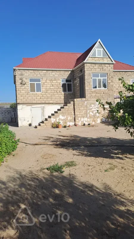 Satılır 5 otaqlı həyət evi 220 m²