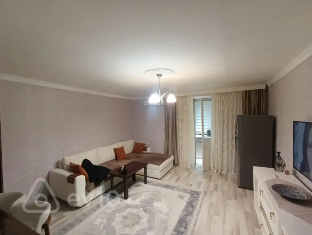 Satılır 2 otaqlı köhnə tikili 42.5 m²