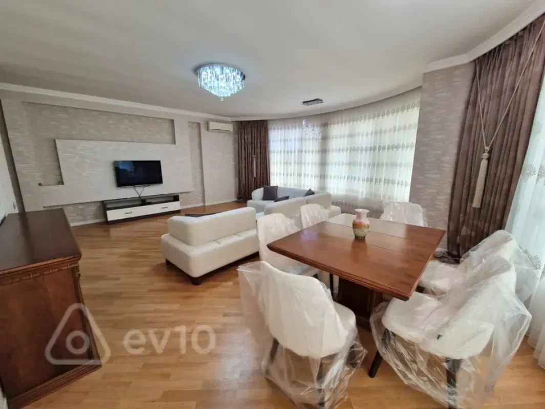 Kirayə verilir 4 otaqlı yeni tikili 175 m²