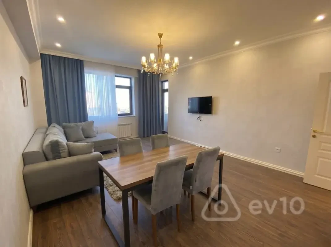 Kirayə verilir 2 otaqlı yeni tikili 70 m²