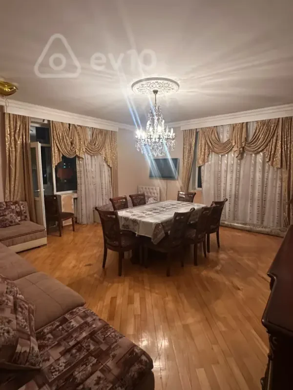 Kirayə verilir 2 otaqlı yeni tikili 152 m²