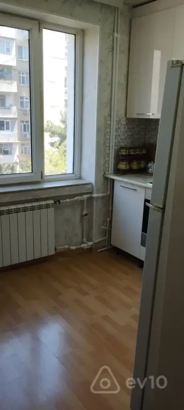 Kirayə verilir 2 otaqlı köhnə tikili 60 m²