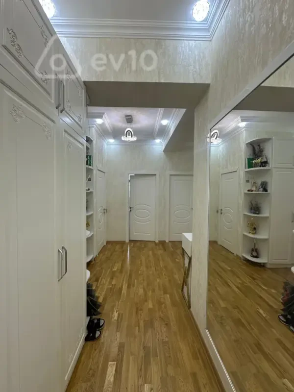 Satılır 3 otaqlı yeni tikili 110 m²