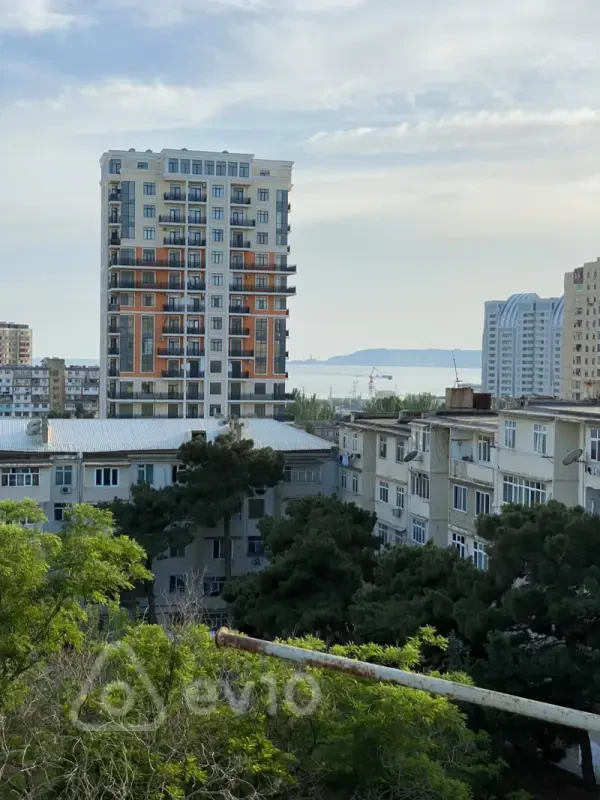 Kirayə verilir 3 otaqlı köhnə tikili 60 m²