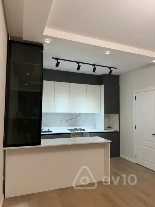 Kirayə verilir 2 otaqlı yeni tikili 55 m²