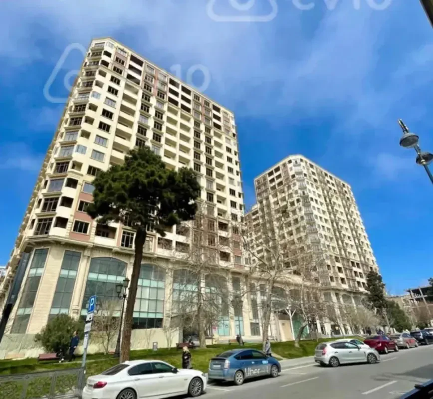 Satılır 3 otaqlı yeni tikili 138 m²