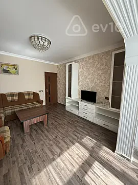 Kirayə verilir 2 otaqlı köhnə tikili 60 m² — Bakı, Nizami 2 otaq 60.00 m²