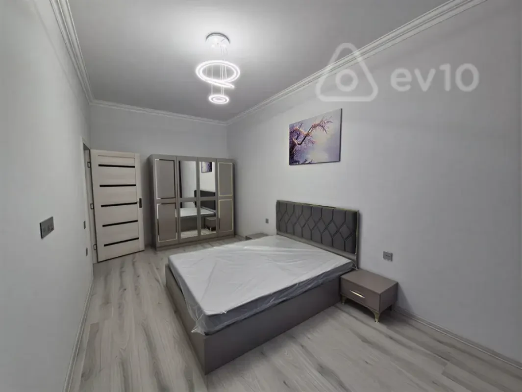 Kirayə verilir 2 otaqlı yeni tikili 65 m²