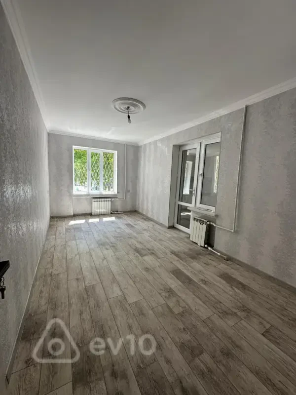 Kirayə verilir 3 otaqlı köhnə tikili 70 m²