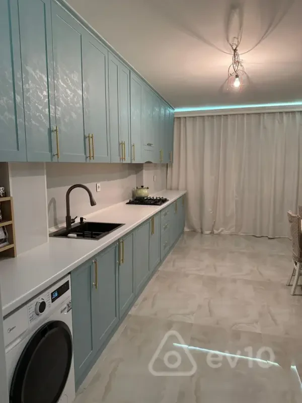 Satılır 5 otaqlı köhnə tikili 127 m²