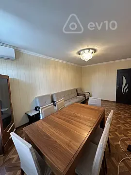 Kirayə verilir 3 otaqlı köhnə tikili 90 m² — Bakı, Nizami 3 otaq 90.00 m²