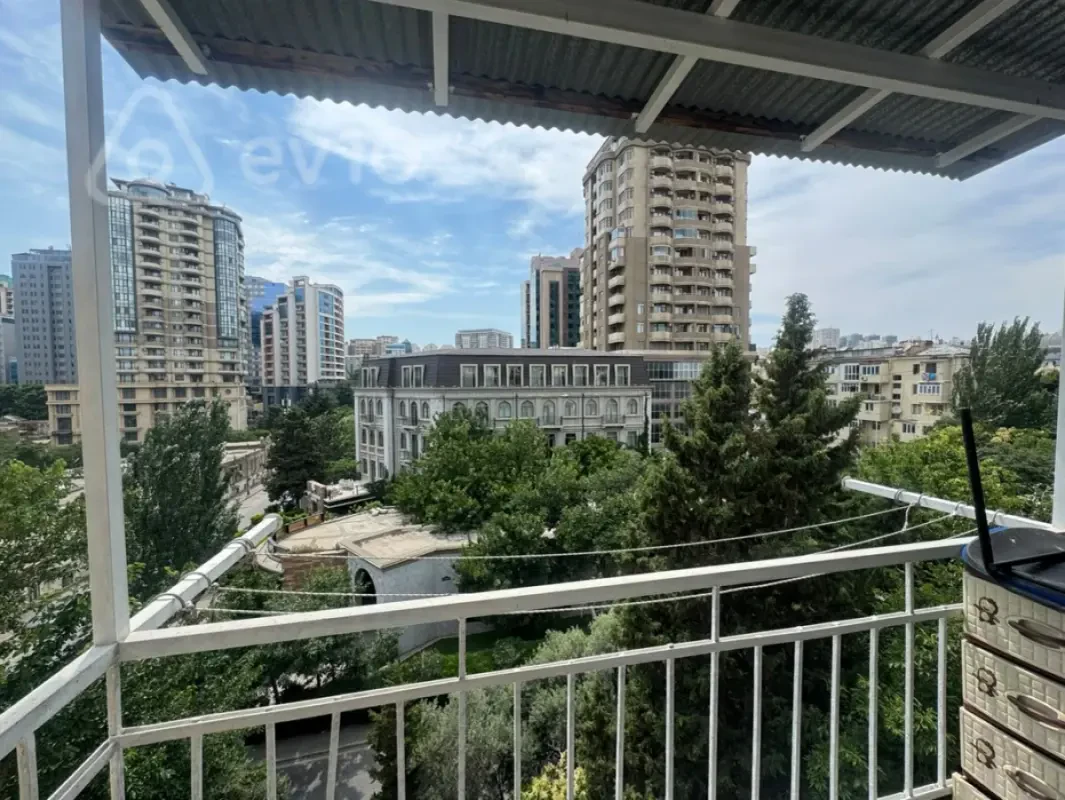 Kirayə verilir 3 otaqlı köhnə tikili 75 m²