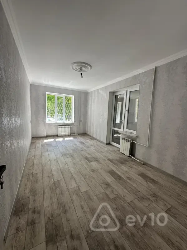 Kirayə verilir 3 otaqlı köhnə tikili 70 m²
