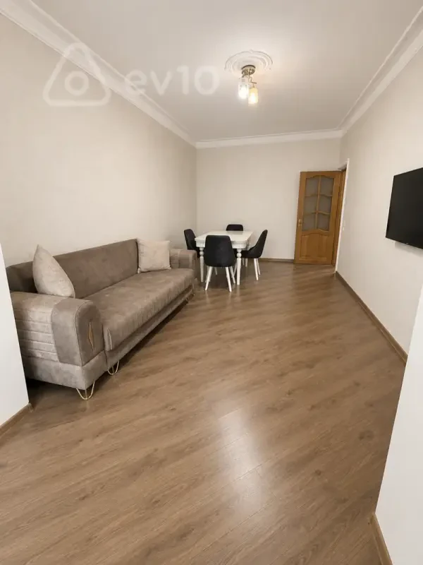 Kirayə verilir 3 otaqlı köhnə tikili 62 m²
