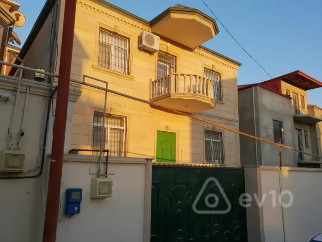 Kirayə verilir 6 otaqlı həyət evi 260 m²