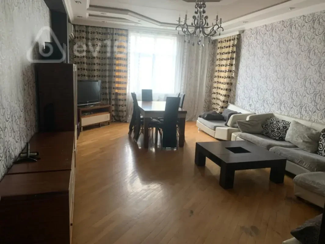 Kirayə verilir 2 otaqlı yeni tikili 102 m²