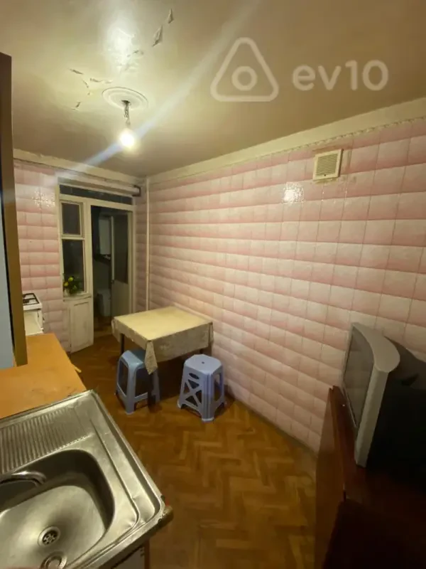 Kirayə verilir 3 otaqlı köhnə tikili 65 m²