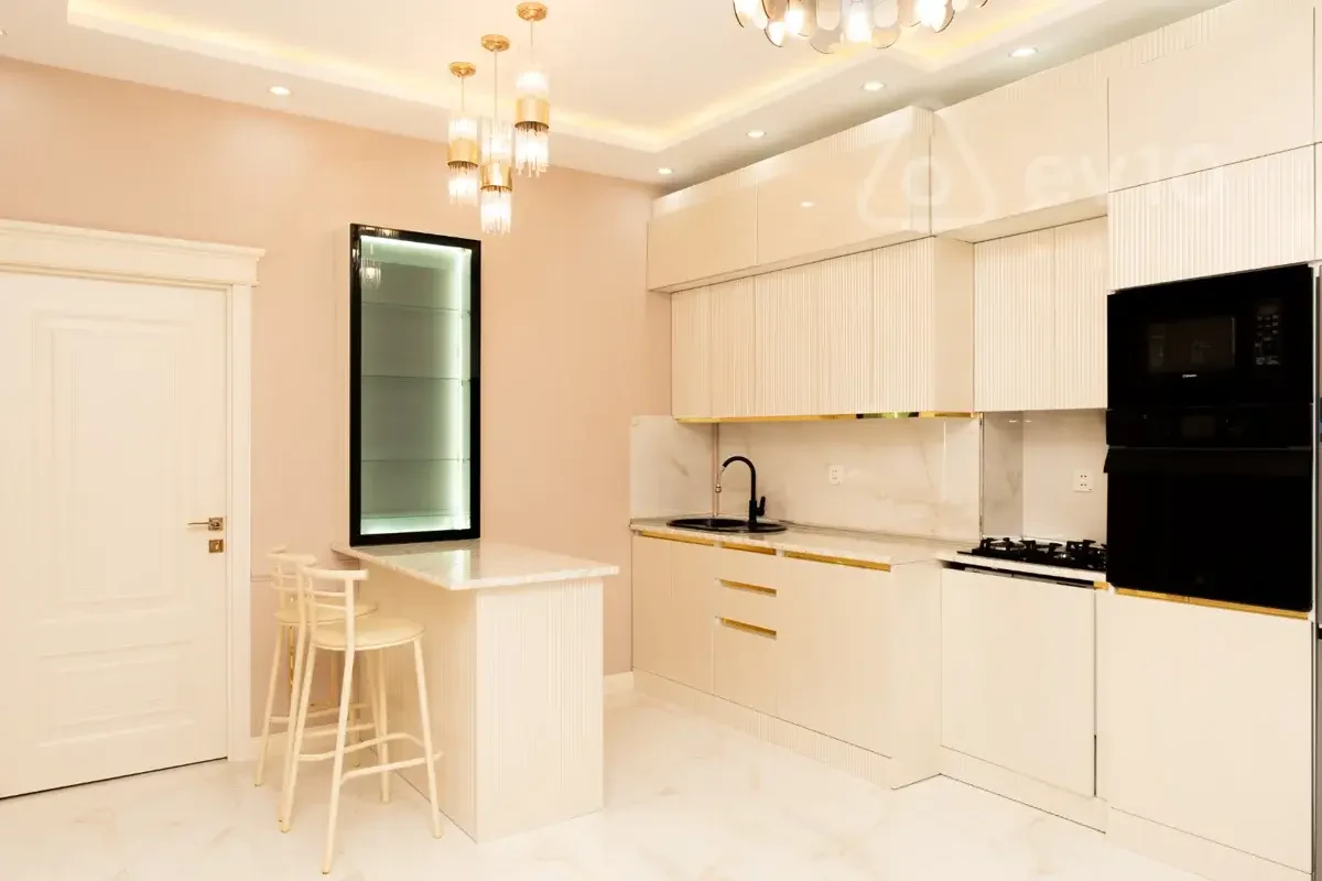 Kirayə verilir 2 otaqlı yeni tikili 60 m²
