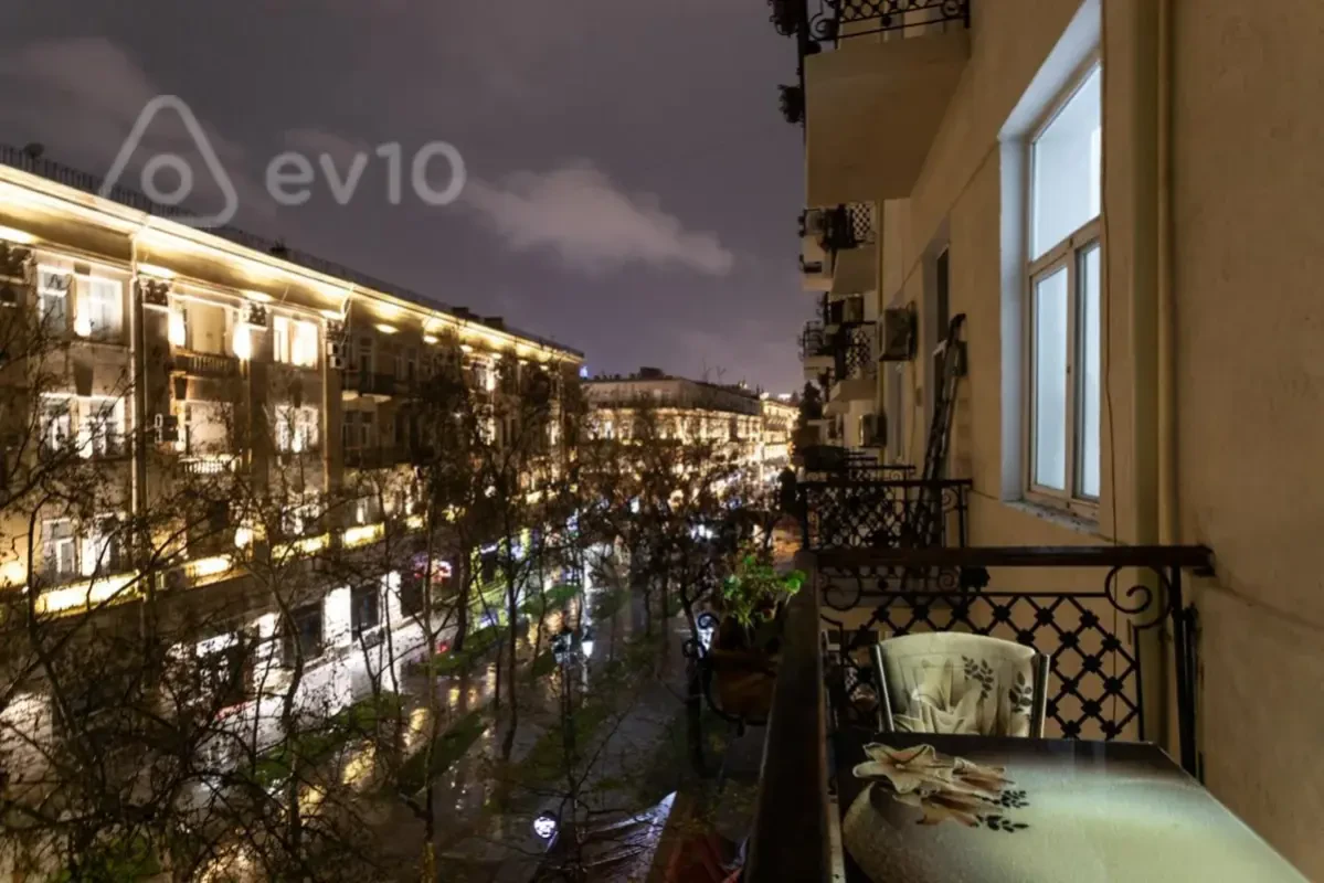 Kirayə verilir 3 otaqlı köhnə tikili 80 m²