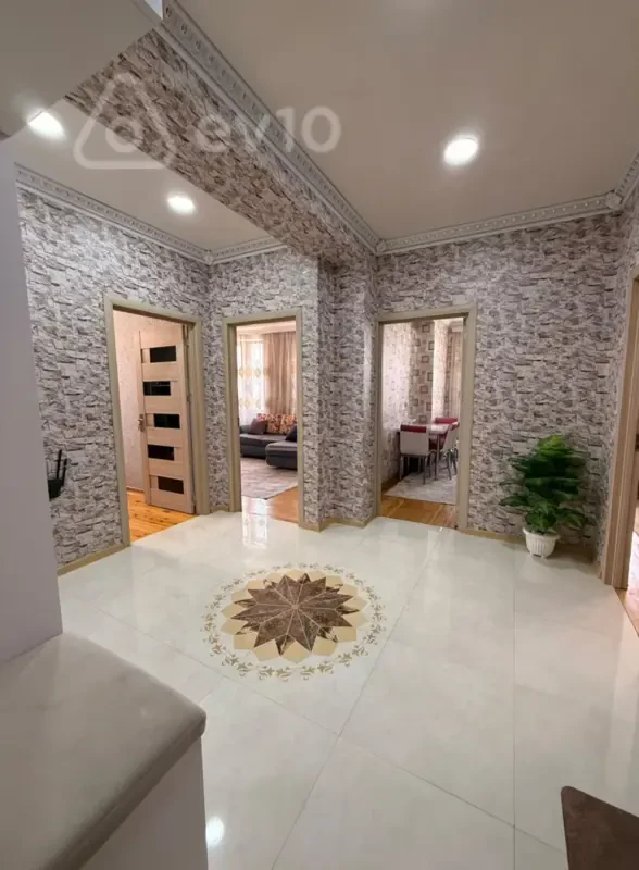 Satılır 3 otaqlı yeni tikili 90 m²