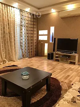 Kirayə verilir 2 otaqlı köhnə tikili 70 m² — Bakı, Səbail 2 otaq 70.00 m²