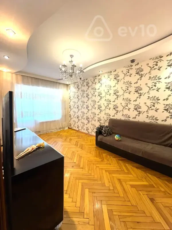 Kirayə verilir 2 otaqlı köhnə tikili 55 m²