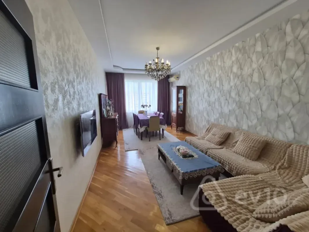 Satılır 3 otaqlı yeni tikili 120 m²
