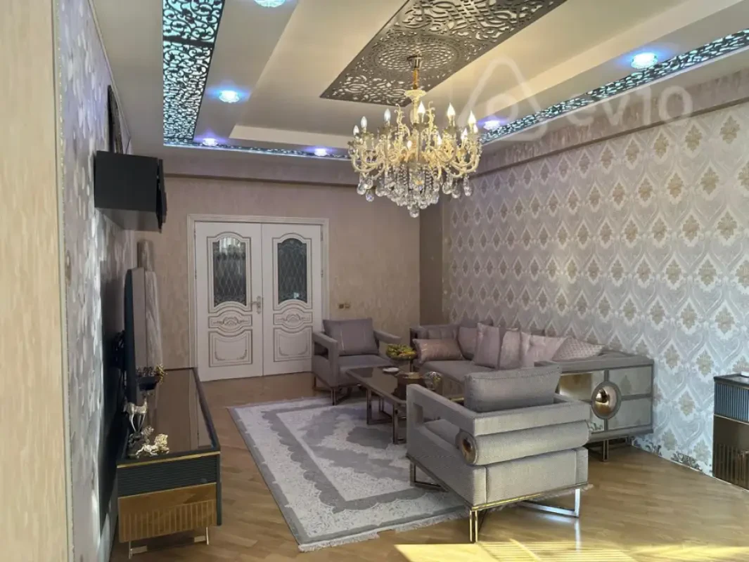 Kirayə verilir 3 otaqlı yeni tikili 120 m²