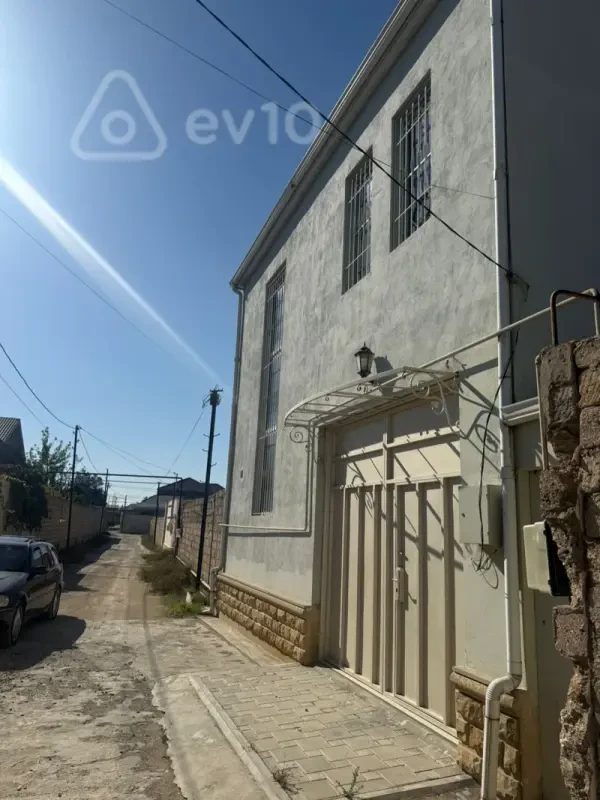 Kirayə verilir 4 otaqlı həyət evi 2000 m²