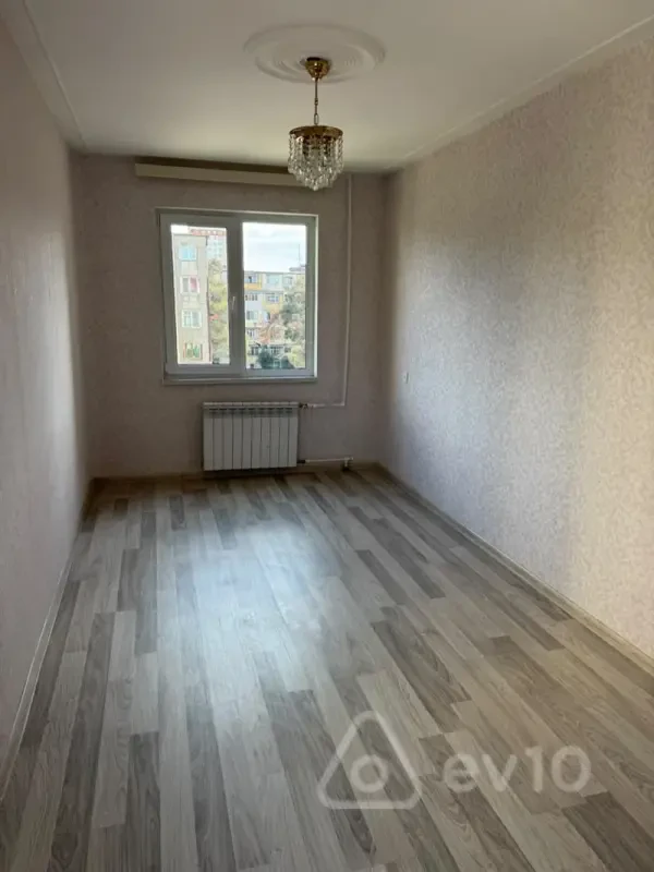 Kirayə verilir 2 otaqlı köhnə tikili 50 m²