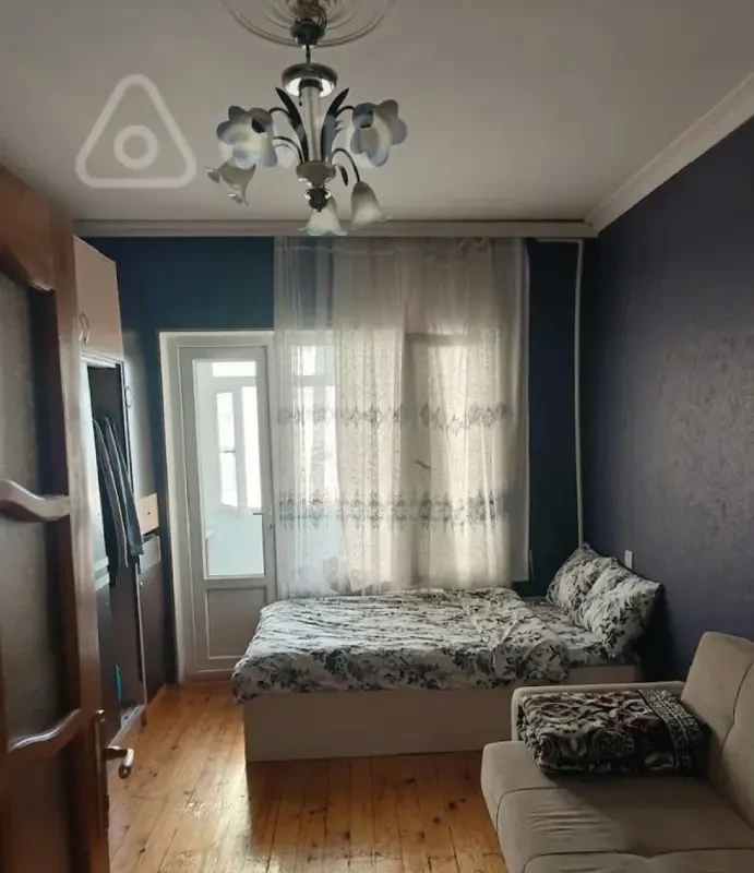 Kirayə verilir 2 otaqlı köhnə tikili 65 m²