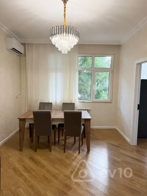 Kirayə verilir 2 otaqlı köhnə tikili 41 m²