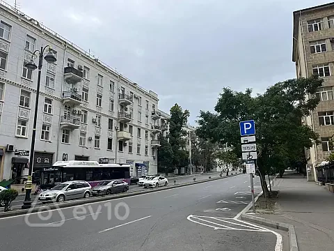 Satılır 3 otaqlı köhnə tikili 126 m² — Bakı, Nəsimi 3 otaq 126.00 m²