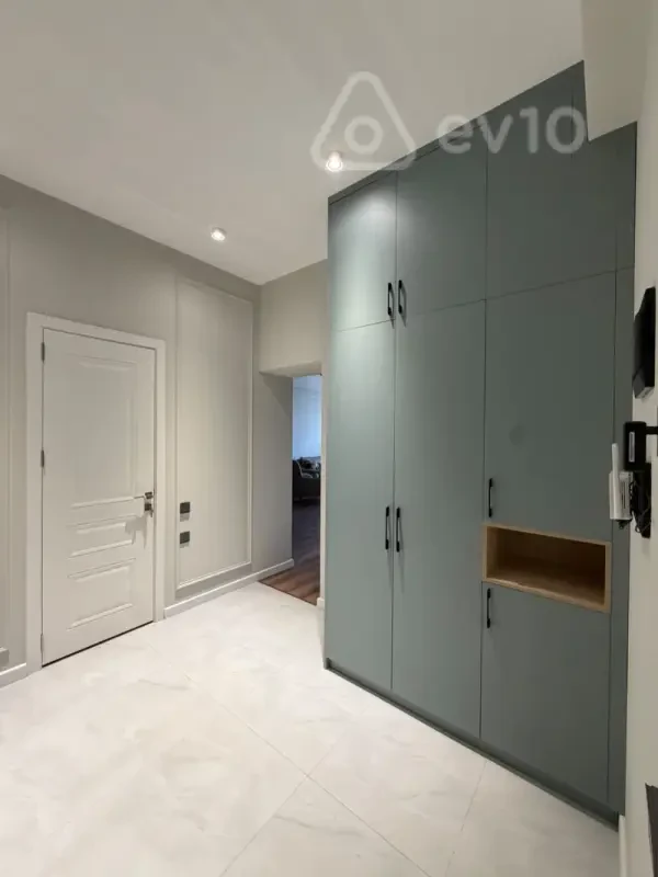 Kirayə verilir 2 otaqlı yeni tikili 85 m²