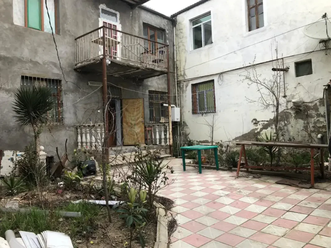 Kirayə verilir 6 otaqlı həyət evi 200 m²