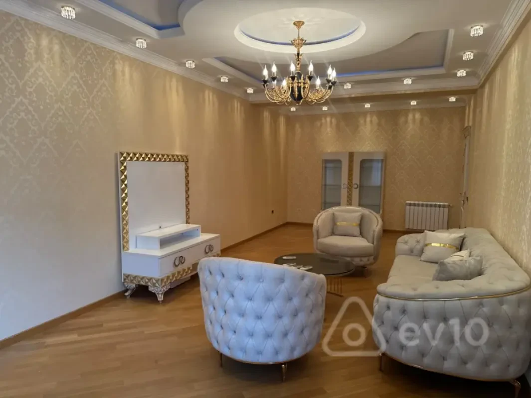 Kirayə verilir 3 otaqlı yeni tikili 180 m²