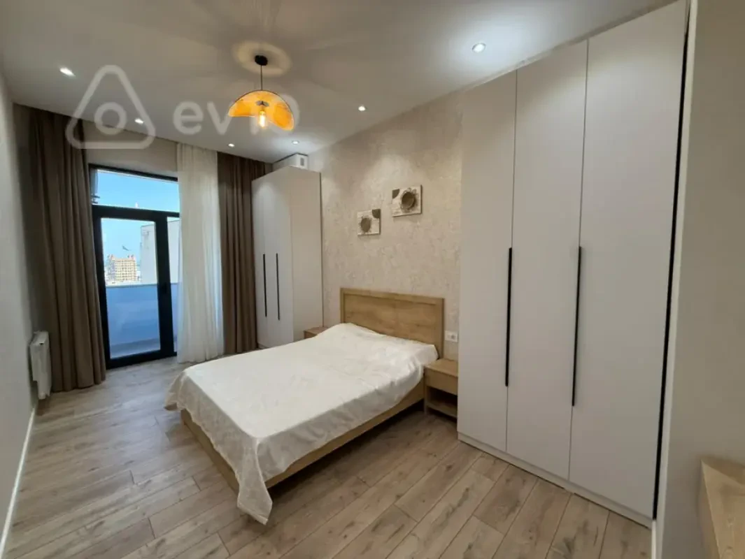 Kirayə verilir 2 otaqlı yeni tikili 68 m²